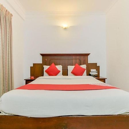 Centre Point Hotel Kochi Екстериор снимка