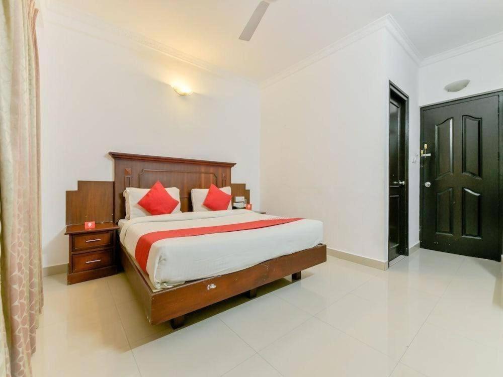 Centre Point Hotel Kochi Екстериор снимка