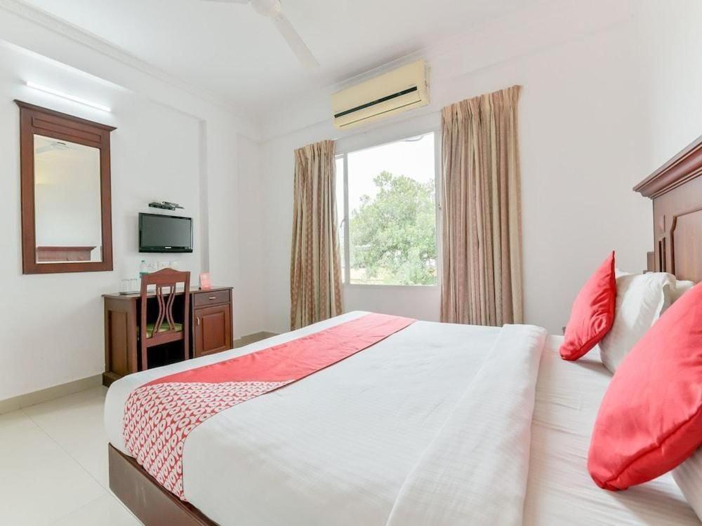 Centre Point Hotel Kochi Екстериор снимка