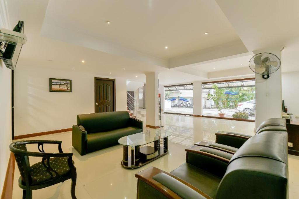 Centre Point Hotel Kochi Екстериор снимка